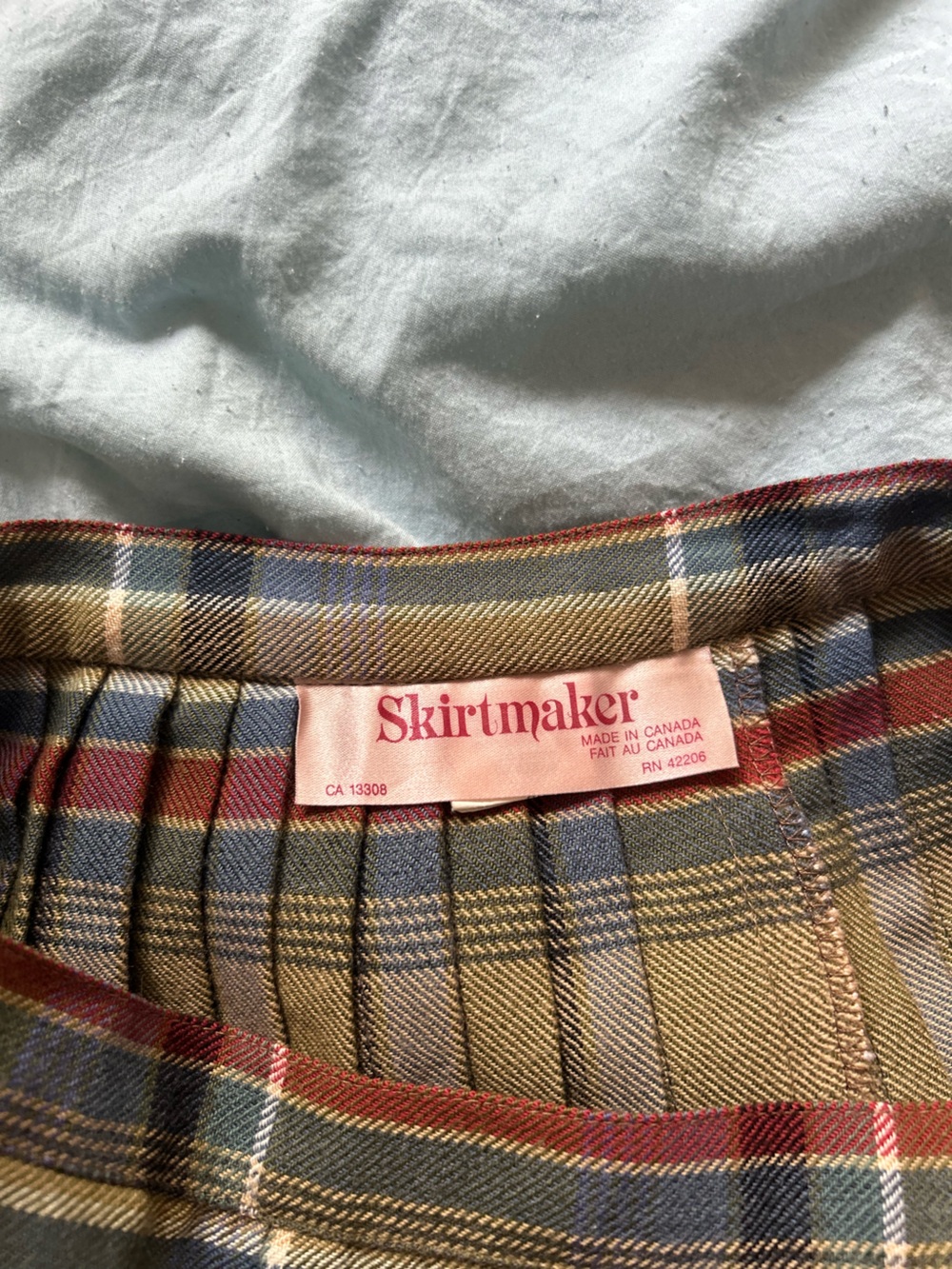 VINTAGE plaid wool skirt - Picture 4 of 6